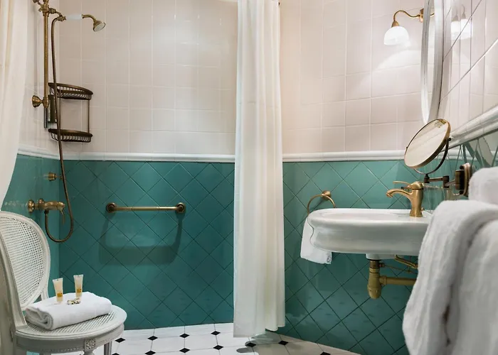 オテル ドゥ ヌーヴ バイ ハッピーカルチャー 3* パリ