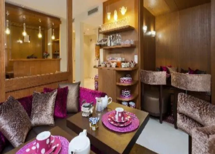 オテル ドゥ ヌーヴ バイ ハッピーカルチャー 3*