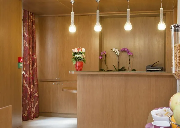 オテル ドゥ ヌーヴ バイ ハッピーカルチャー ホテル パリ