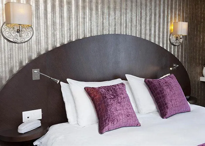 オテル ドゥ ヌーヴ バイ ハッピーカルチャー 3*